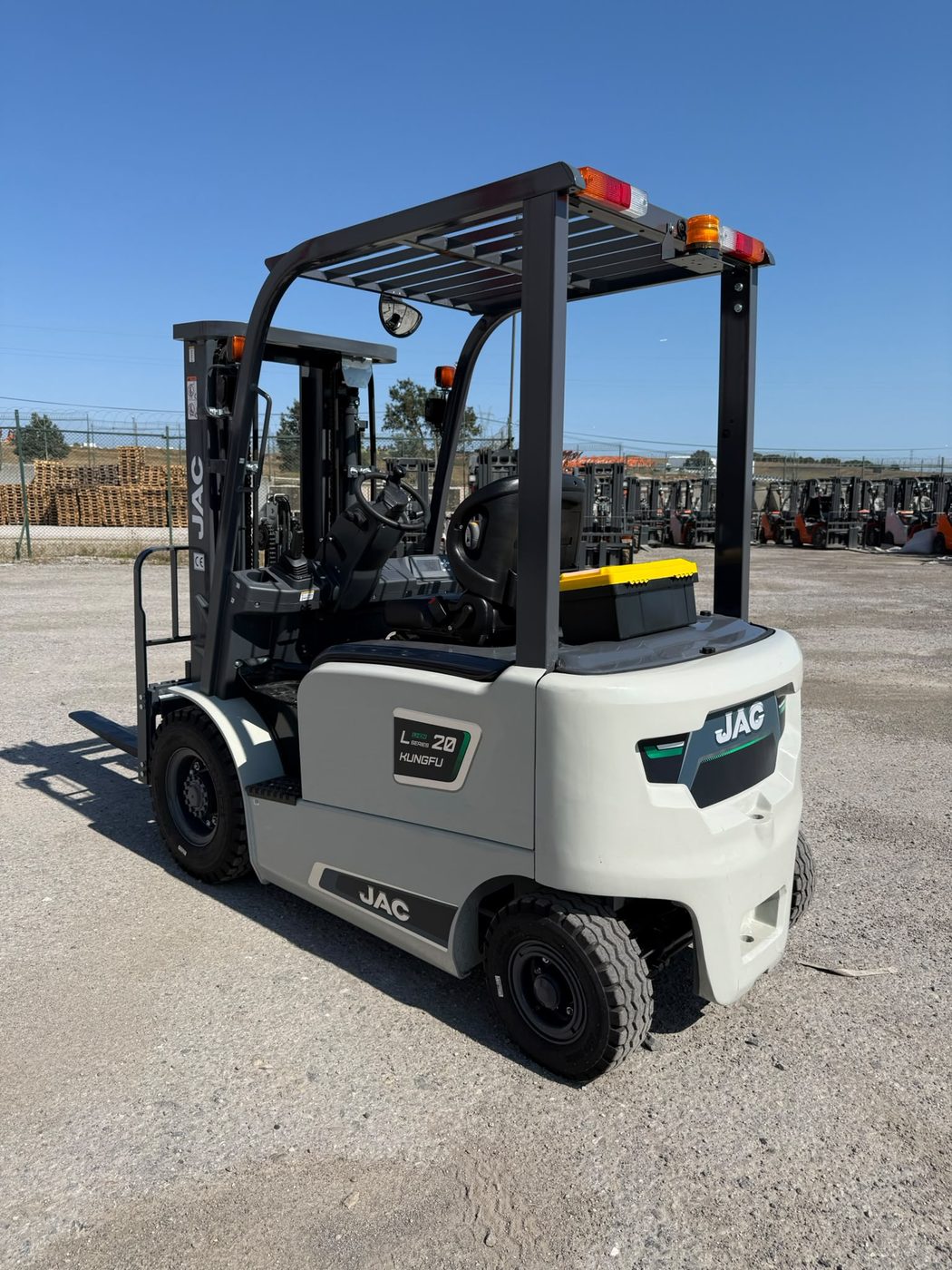 JAC L20 KUNGFU 2 Ton Lityum Forklift