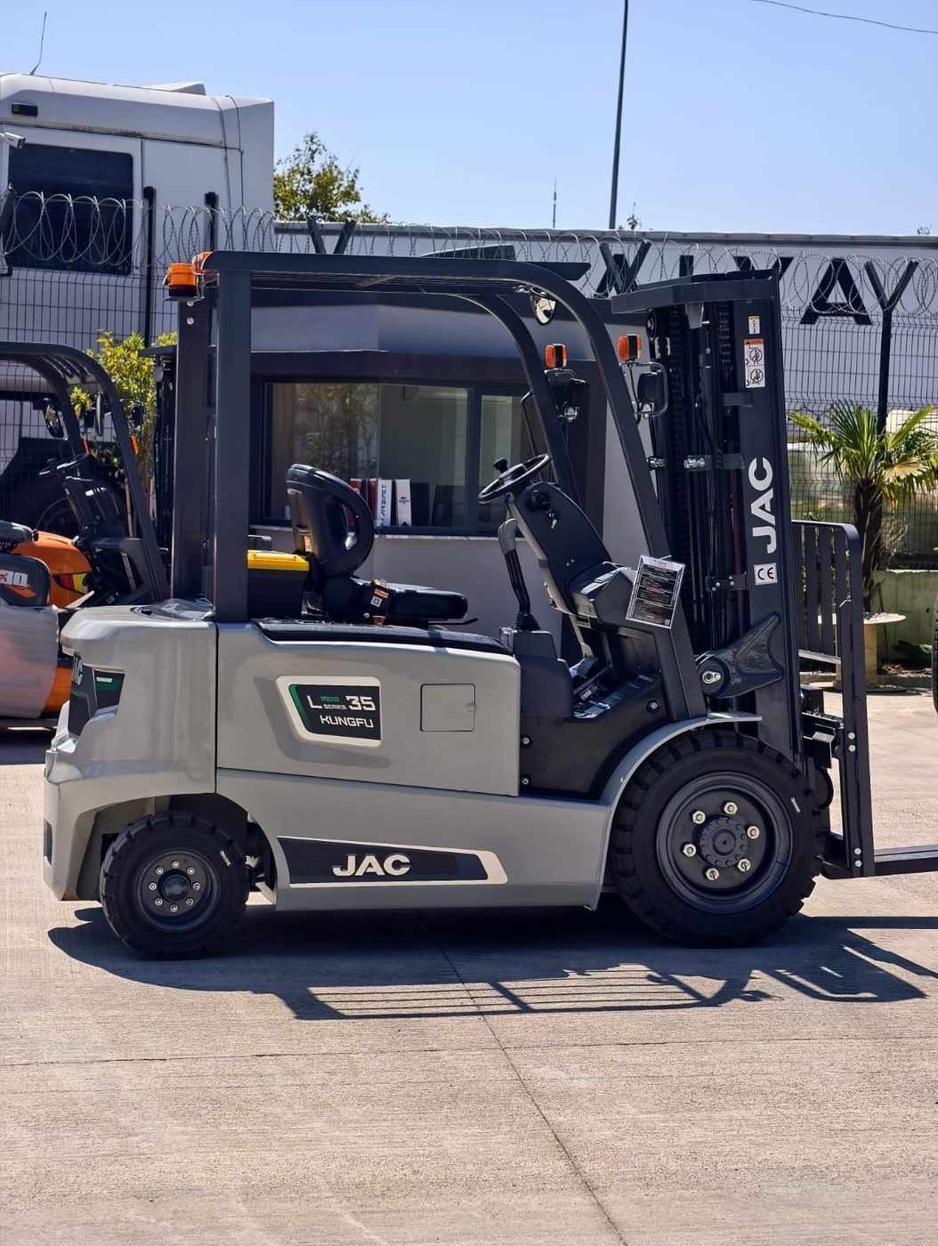 JAC L35 KUNGFU 3,5 Ton Lityum Forklift